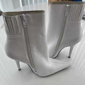 NWOT Jeffrey Campbell Elegant White Leather Ankle Boots